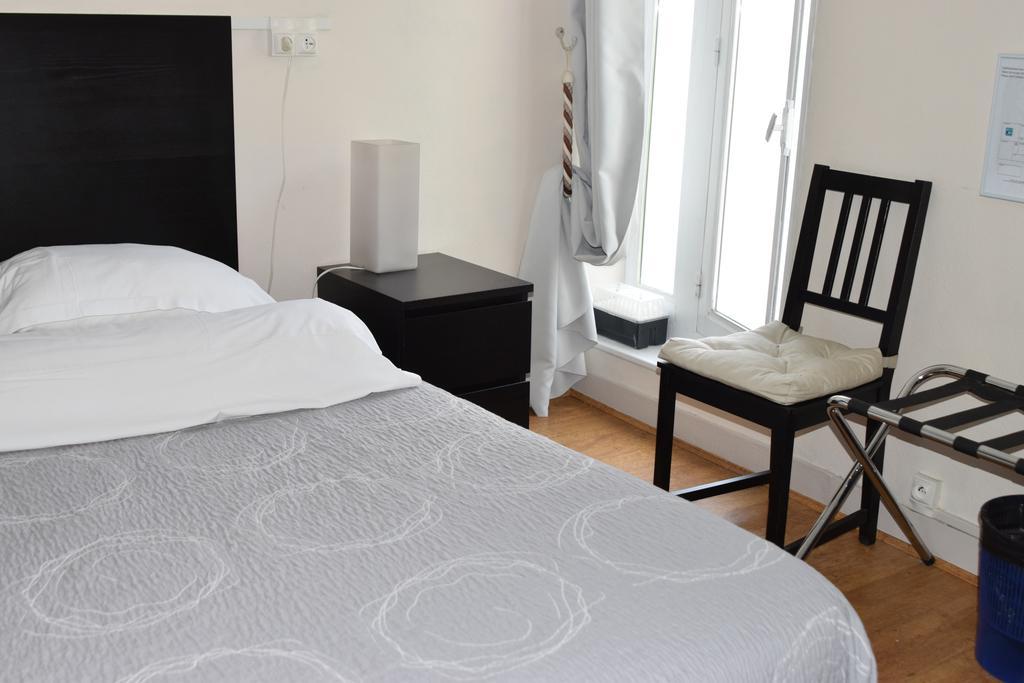 Auberge Le Rabelais Malay-le-Petit Bagian luar foto
