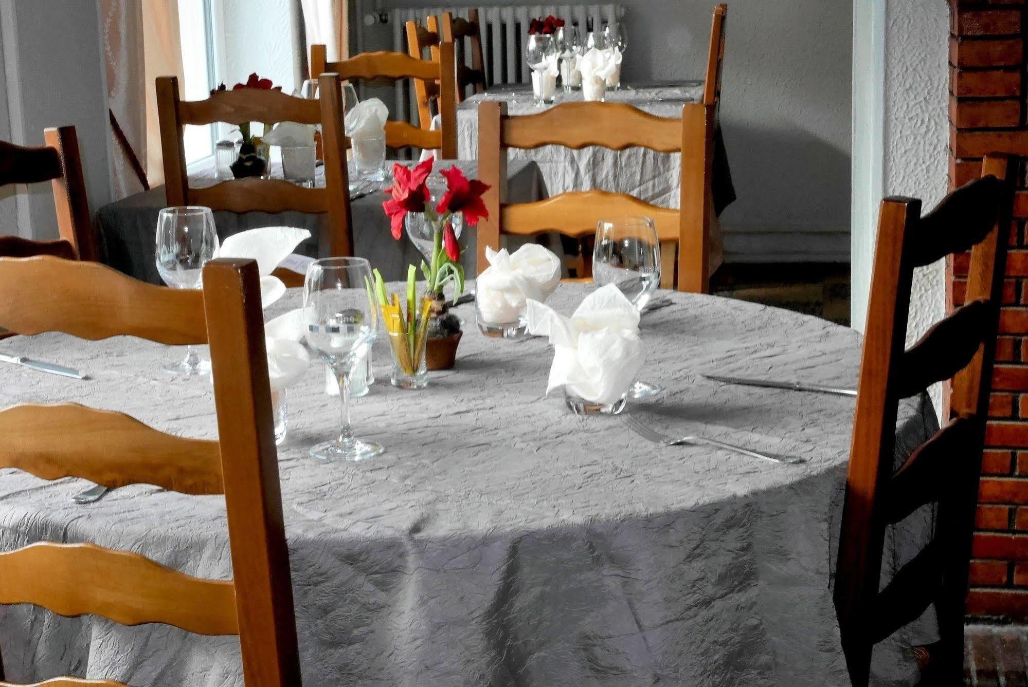 Auberge Le Rabelais Malay-le-Petit Bagian luar foto