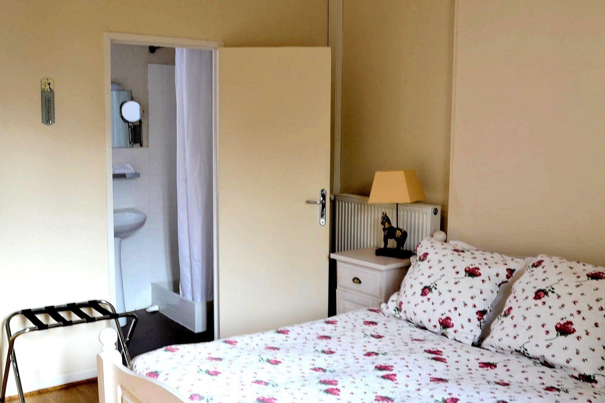 Auberge Le Rabelais Malay-le-Petit Bagian luar foto