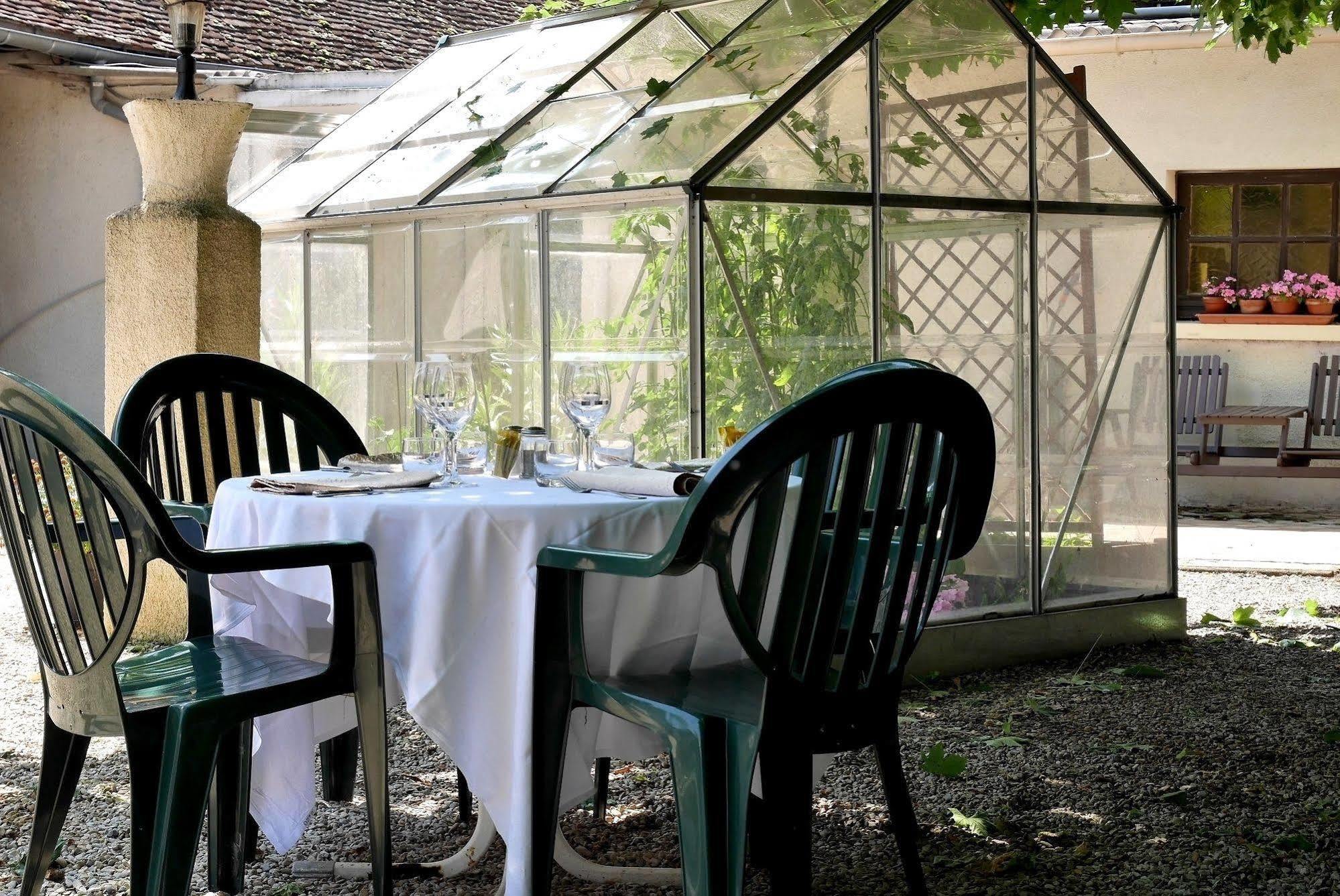 Auberge Le Rabelais Malay-le-Petit Bagian luar foto