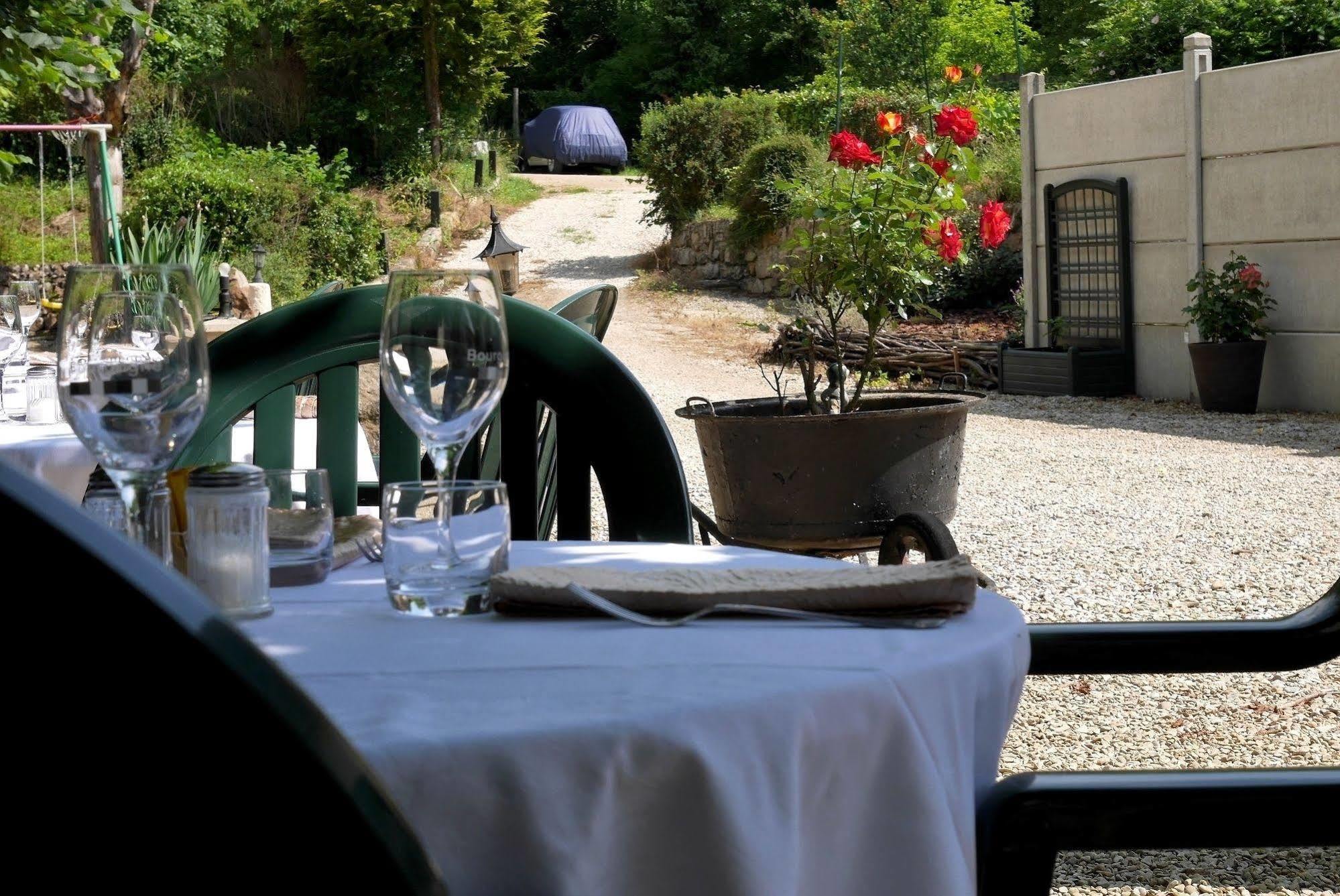 Auberge Le Rabelais Malay-le-Petit Bagian luar foto