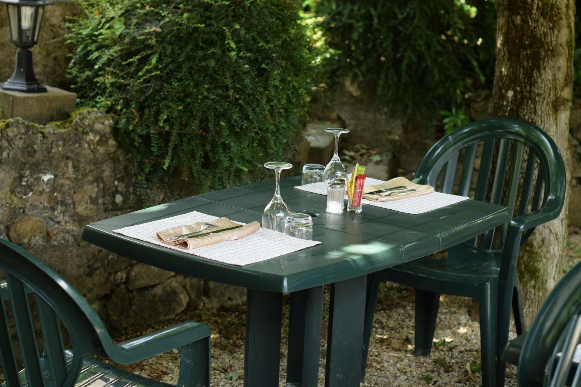 Auberge Le Rabelais Malay-le-Petit Bagian luar foto