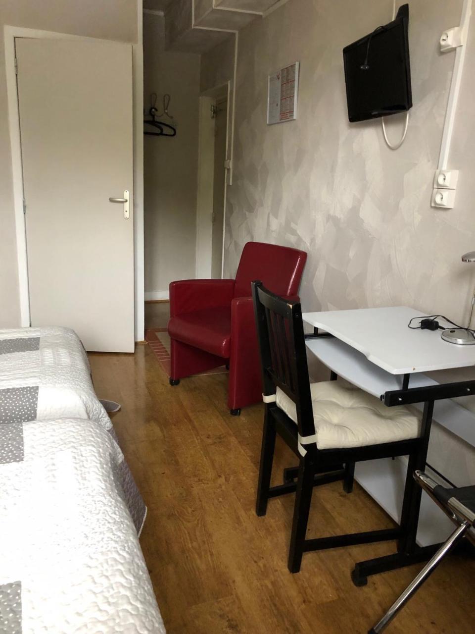 Auberge Le Rabelais Malay-le-Petit Bagian luar foto