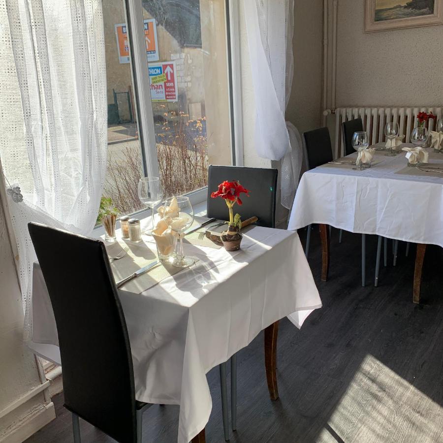 Auberge Le Rabelais Malay-le-Petit Bagian luar foto